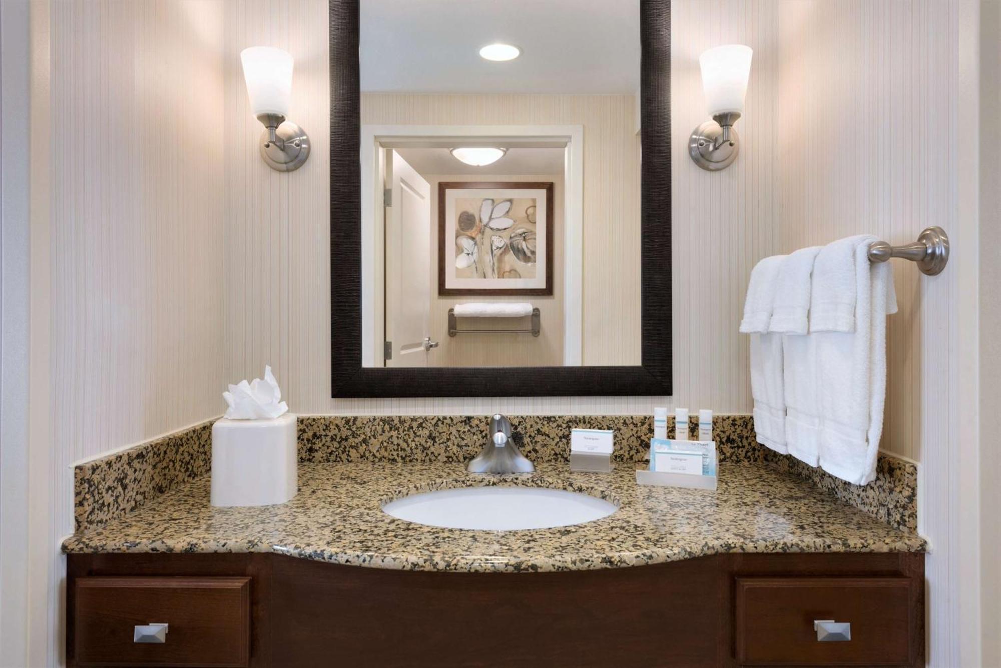 Homewood Suites By Hilton Madison West Bagian luar foto